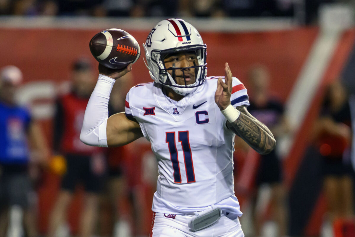 Fifita throws 2 TDs and Arizona’s defense stops No. 10 Utah on four 4th